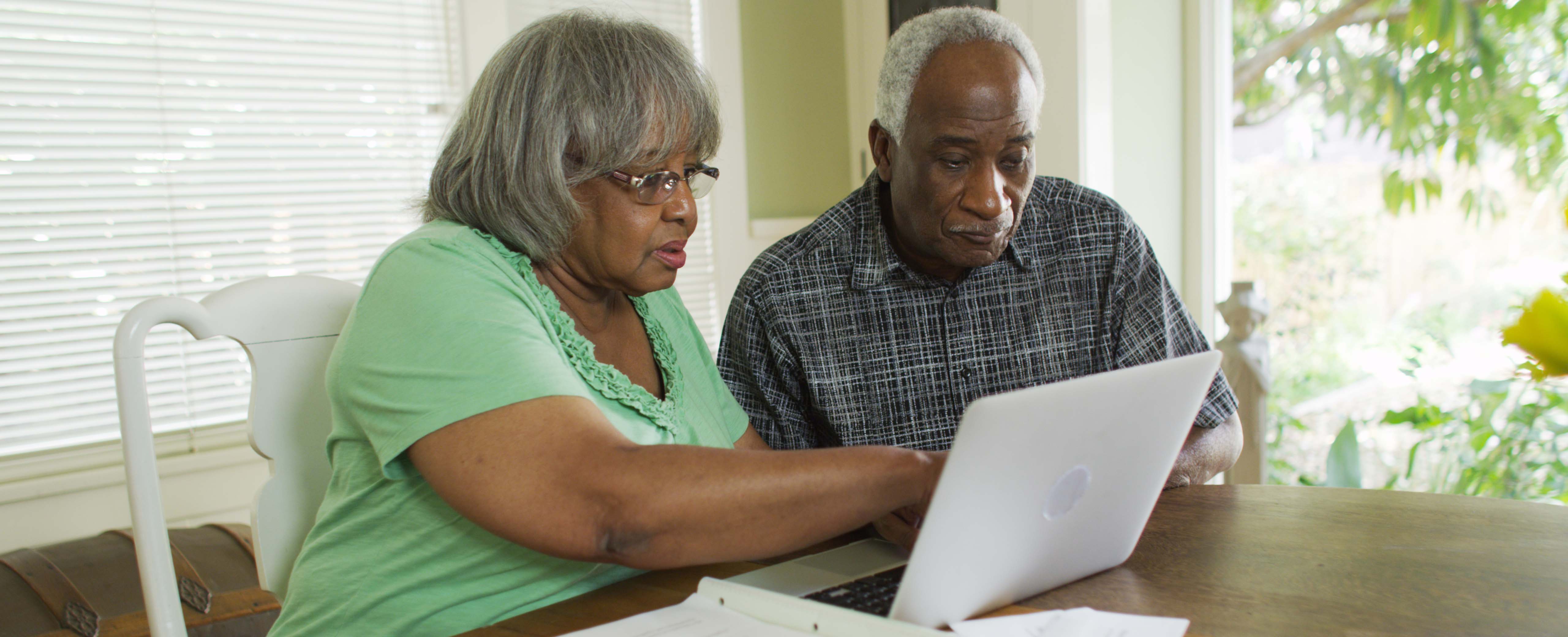 seniors with computer